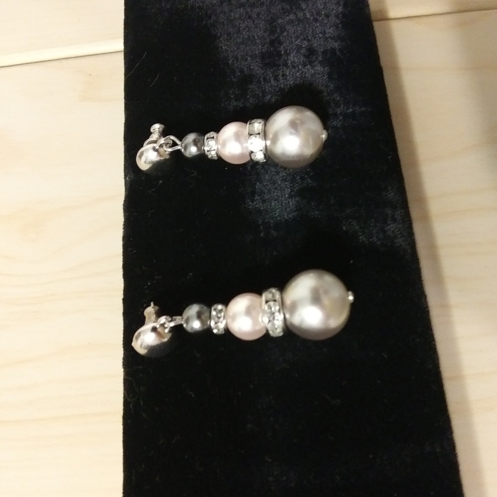 Beautiful New Monet Dangle Earrings. Bead/Crystal